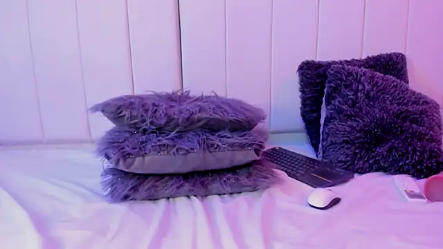 MHONIKBELUCCI élő XXX-chatje