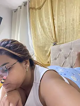 Evabigass 라이브 XXX 채팅