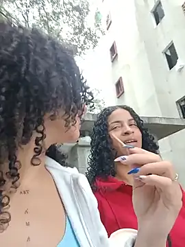 Show de CurlyBitch na webcam