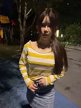 Selenaaaaa- 在線直播表演