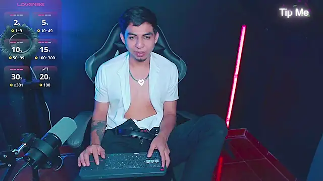 แชท XXX สดของ ALPHA_LATINO