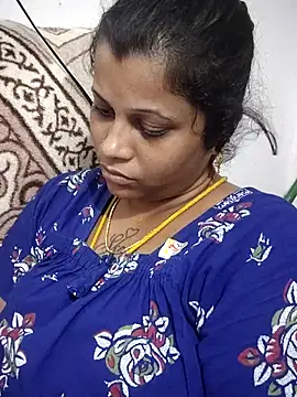 Jillukutty143 Show in webcam