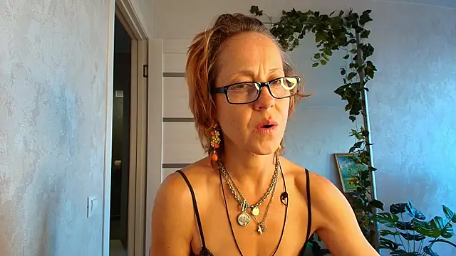 Chatroom XXX en direct de LioraWeiss