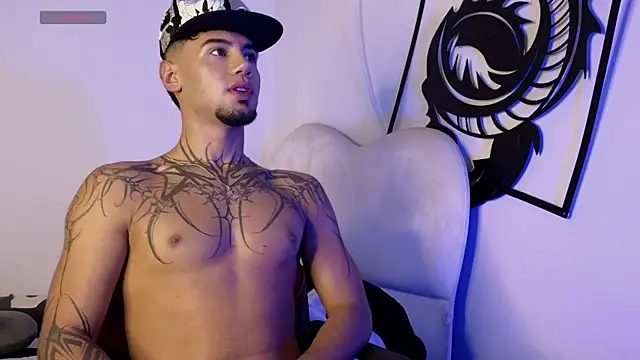 XXX chat uživo modela imAdamhot