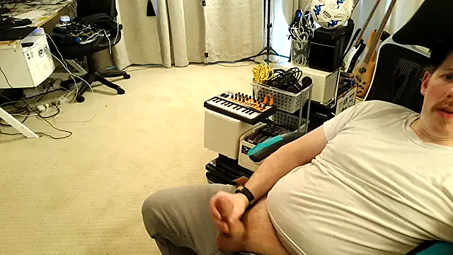 Check-Mate élő XXX-chatje