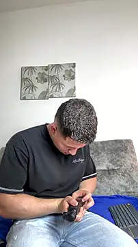 Alexander_Connor 现场XXX聊天