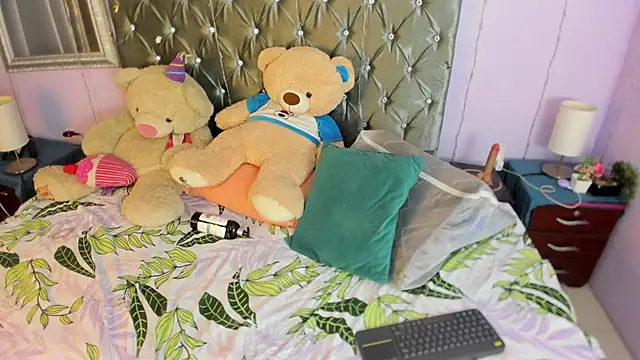 แชท XXX สดของ DanaPetite