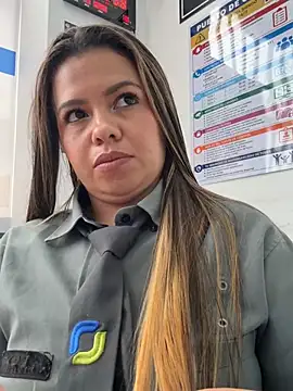 Ariana-07 Chat XXX in diretta