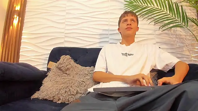 Pavo_tv live XXX chat