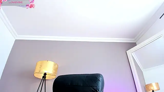 NATALIE_PARKERR Adlı Modelin Canlı XXX Sohbeti