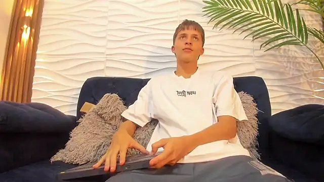 Pavo_tv Chat XXX live