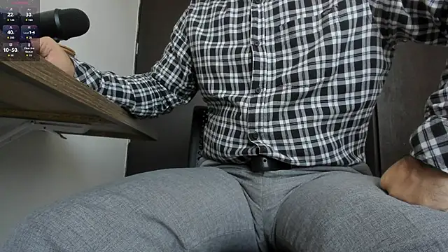 Hairy_Dad86's Live XXX Chat