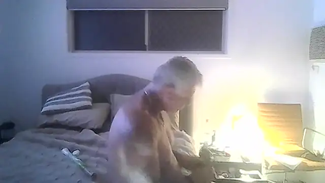 Handsolo_porn's Webcam Show