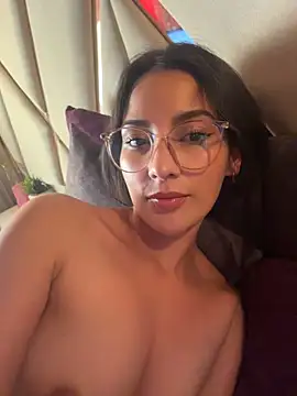 SaraSeduce7 live XXX chat