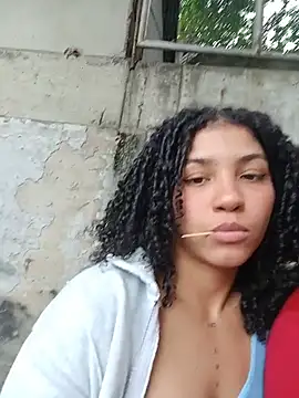 צ'אט XXX בשידור חי של CurlyBitch
