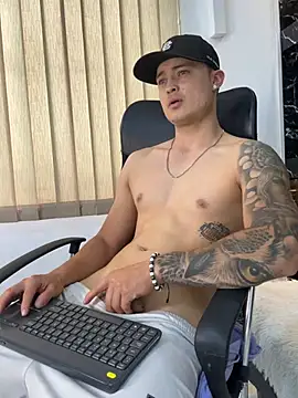 Chat XXX ao vivo de Alexander_ferre