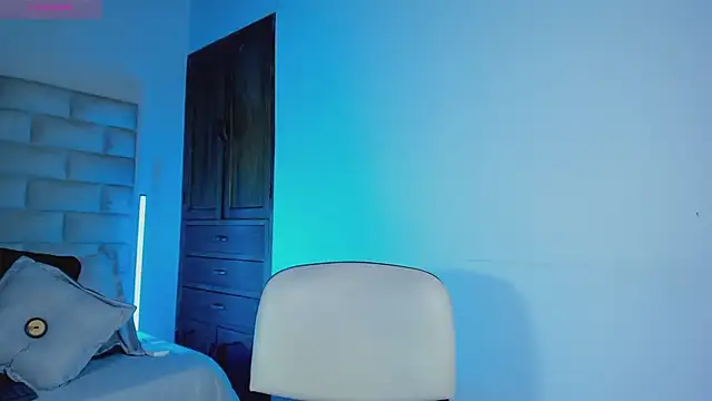 Czat XXX na żywo – HollyGrey_