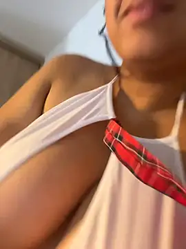 XMara Adlı Modelin Canlı XXX Sohbeti