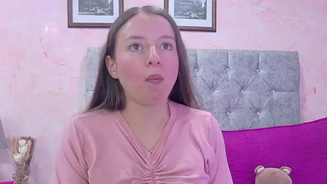 VioletaNova_ élő XXX-chatje
