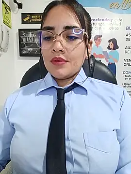 MAYE__13 Chat XXX in diretta