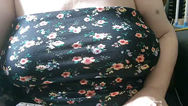 shadowdashlyla Show in webcam