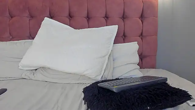 Lois_stone live XXX chat