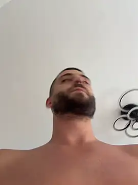 Pablo_Hornyguy95 Adlı Modelin Canlı XXX Sohbeti