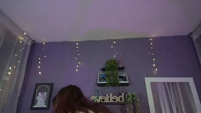 Velvet_Dreamss élő XXX-chatje