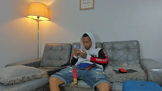 Chatroom XXX en direct de supreme_badboy2
