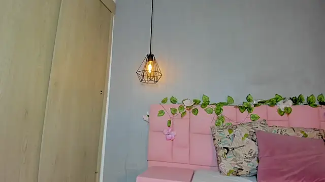 Laura-Millers Chat XXX live