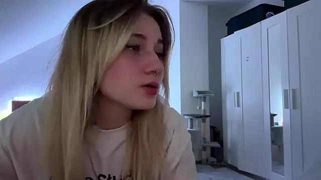 tutsiecutie's Live XXX Chat