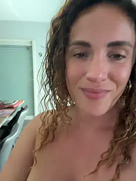 Clarasense__ Adlı Modelin Canlı XXX Sohbeti