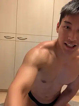 masucle216 Show in webcam