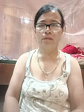 Chat XXX ao vivo de Chilly-wet