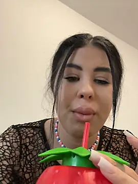 XXX chat uživo modela DaianaKimberly