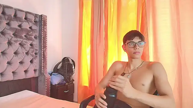 Lenny_knox2 élő XXX-chatje