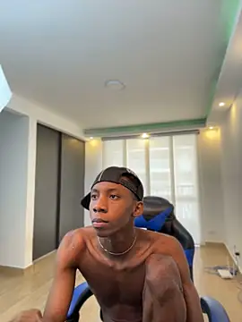 milo018 live XXX chat