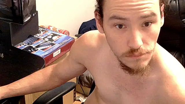 LilWhyteBoiGamer Chat XXX live