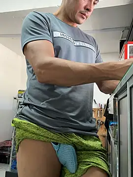 Paul22cm- Adlı Modelin Canlı XXX Sohbeti