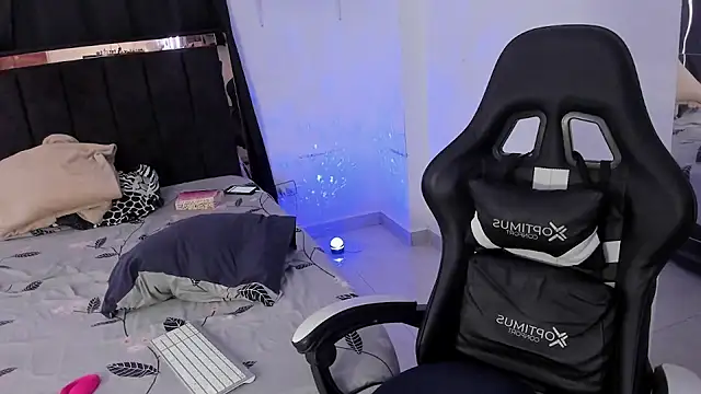 Онлайн чат XXX Moon_Sammy