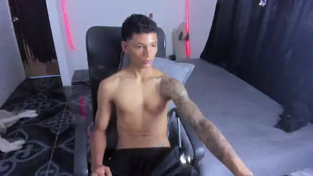 Show Webcam de leo_bigconk1246
