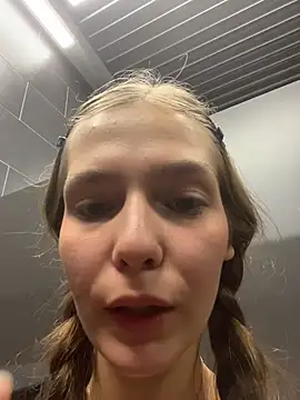 MilliWish's Live XXX Chat