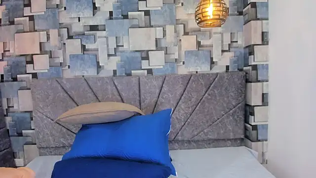 angel_dthroatt élő XXX-chatje