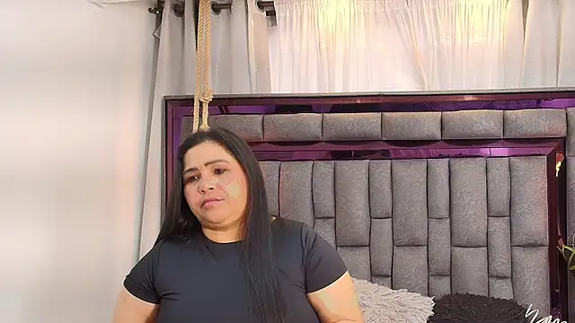 Karina_Mendoza élő XXX-chatje