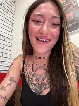 SaintSquirt élő XXX-chatje