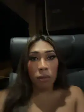 hugecock_tamira Webcam Show