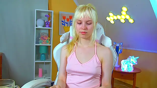 HannahHollis' Live XXX Chat