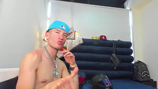 HunterHeat_ Obrolan Langsung XXX