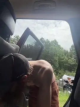 high3ndlowlife 现场XXX聊天