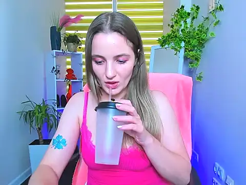 Mila-moon's Live XXX Chat